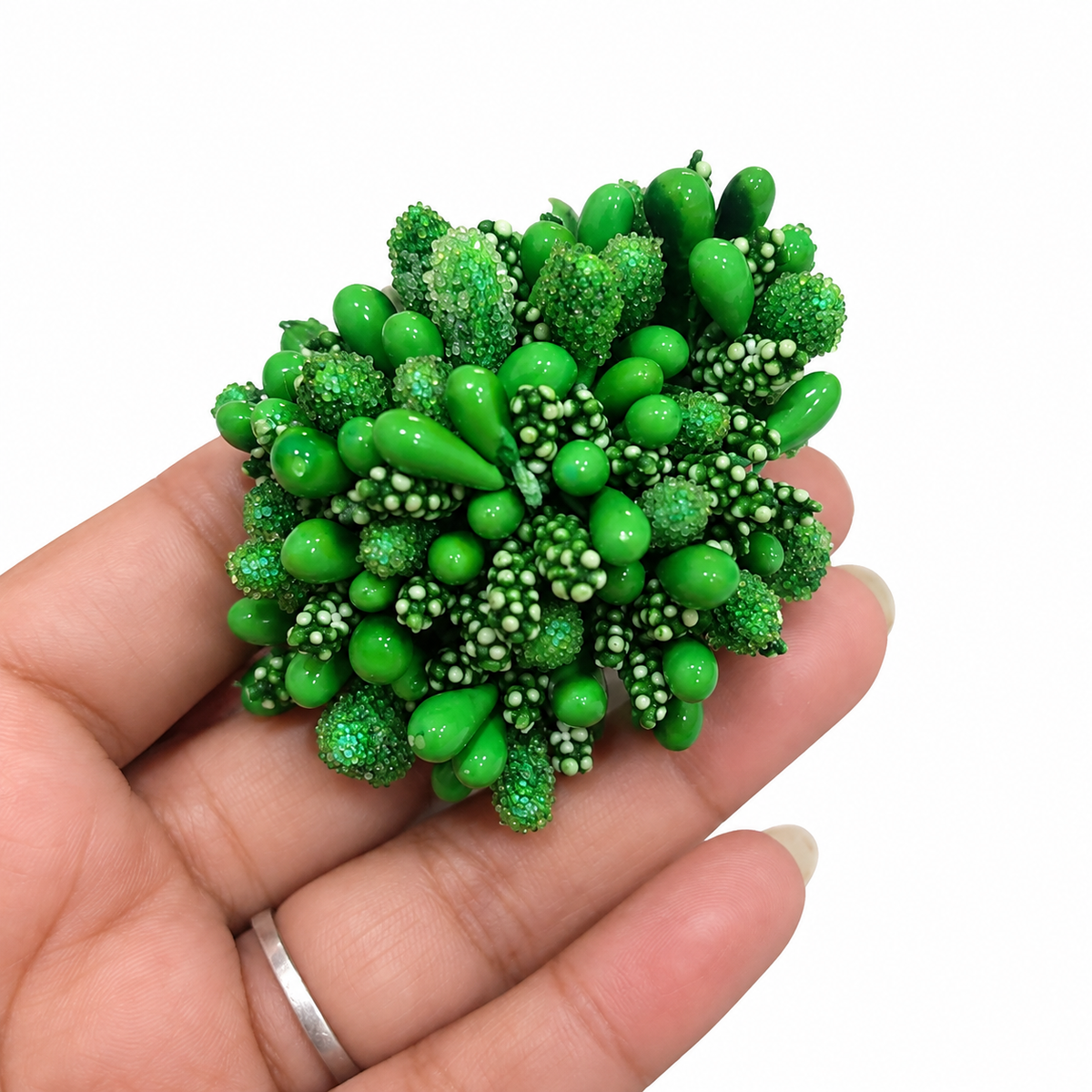 Dark Green Stamens Each Bunch