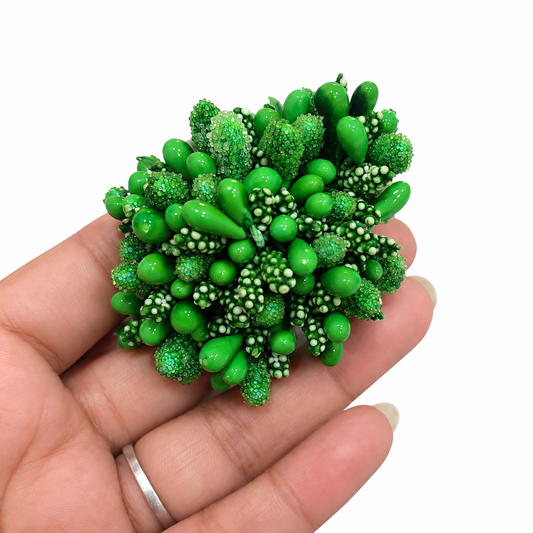Dark Green Stamens Each Bunch